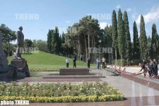День музыки открылся возложением цветов к могиле Узеира Гаджибекова
