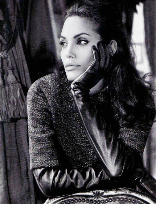 Angelina Jolie Gave Birth Listening to Pipe Music