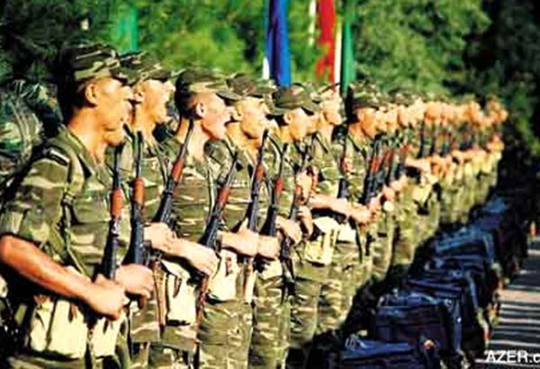 В Азербайджане у призывников и поступающих в военные школы будет временно изыматься удостоверение личности