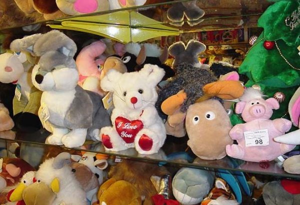 В Азербайджане пресекается продажа некачественных игрушек