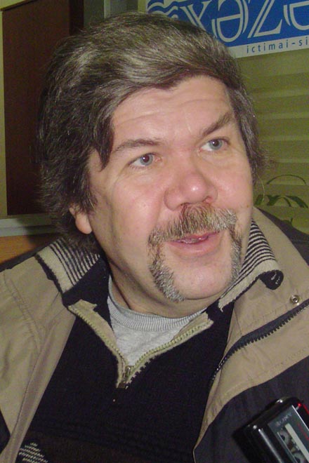 Никогда бы не подумал, что в Баку есть такие марсианско-лунные пейзажи - фантаст Александр Хакимов