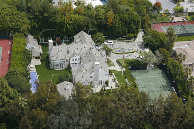 Tom Cruise snaps stunning $30 million home for Kate