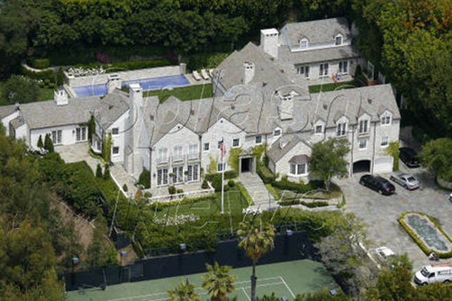 Tom Cruise snaps stunning $30 million home for Kate