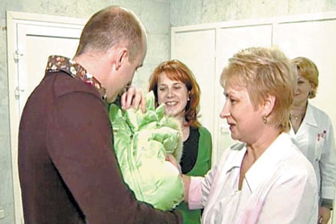 Ирина Слуцкая вернется в роддом "за дочкой"