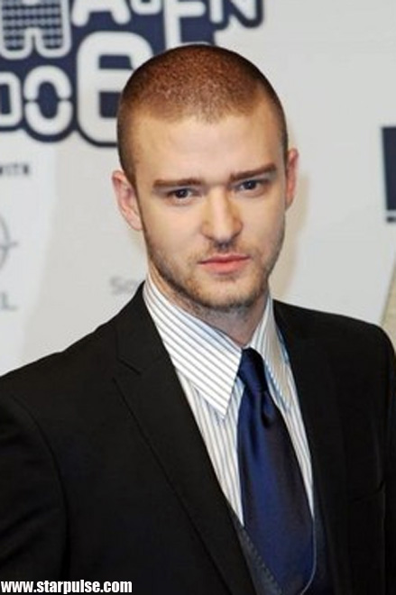 Justin Timberlake’s nose pick