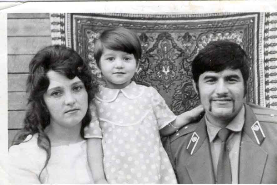 20 лет без 13-летней Ларисы Мамедовой – воспоминания со слезами на глазах отца и матери (фотоархив)