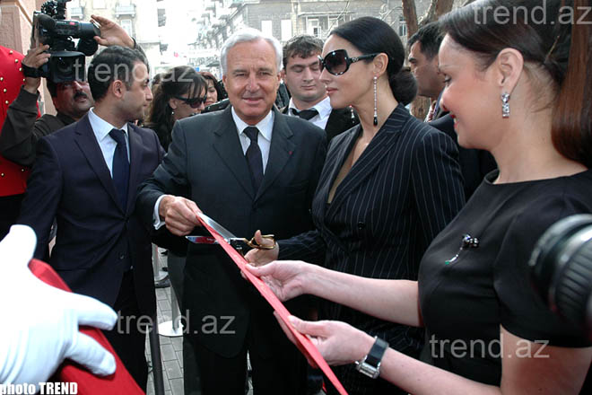 Monica Bellucci and Patricia Kaas Open Cartier Boutique in   Baku (video+photosession)