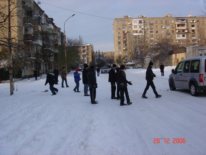 Гололед на бакинских дорогах собирает жертвы