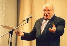 Михаил Жванецкий дал "Концерт для своих" в прямом смысле слова