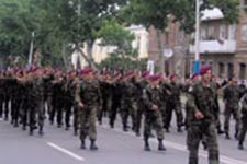 Прошел военный парад допризывной молодежи