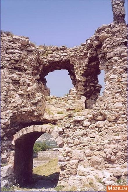 Исторические памятники Дашкесана на грани разрушения