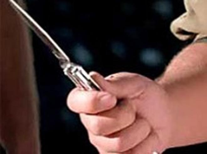 В Азербайджане военнослужащий ударил ножом трех человек