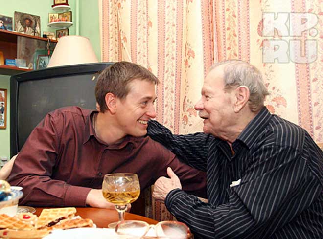 Сергей Безруков и Михаил Пуговкин, или Как легендарный актер после съемок в Баку отказался от коньяка (фотосессия)