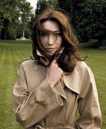 Carla Bruni-Sarkozy pleads for woman sentenced to stoning in Iran