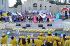 Юбилейный фестиваль "Дан Улдузу" объединил в одну семью около трехсот детей (фотосессия)