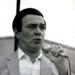 Минута молчания памяти великих азербайджанских артистов Насибы Зейналовой и Муслима Магомаева