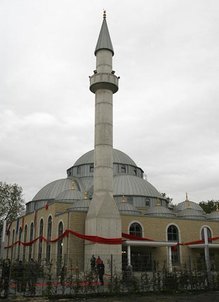 В Дуйсбурге открылась самая большая мечеть Германии (фотосессия)