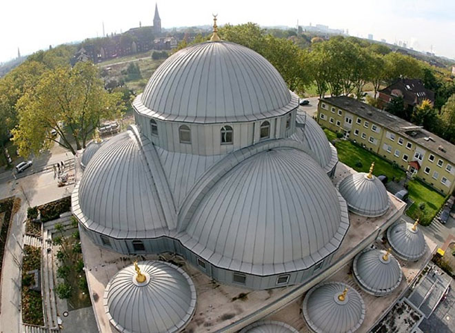 В Дуйсбурге открылась самая большая мечеть Германии (фотосессия)