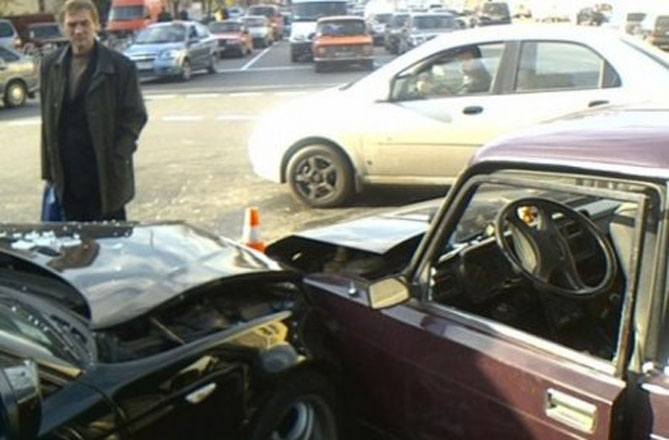 В первый день зимы на дорогах Баку погибли два человека
