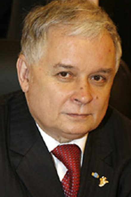 Ярослав Качиньский опознал тело брата, погибшего в авиакатастрофе под Смоленском - депутат