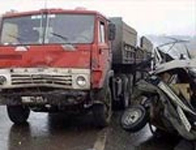 В ДТП на дороге Баку-Шамахы погибли четыре члена одной семьи