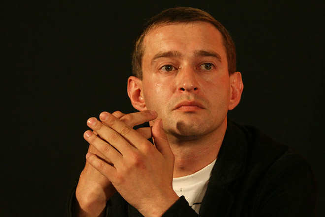 Константин Хабенский не может похоронить жену