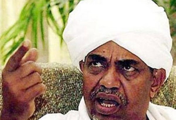 Sudan's President Bashir lands in South Sudan for talks