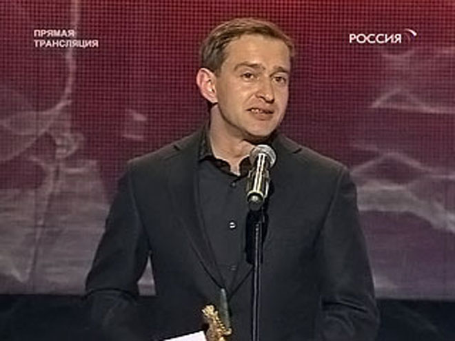 Константин Хабенский, недавно похоронивший любимую жену, впервые вышел в свет