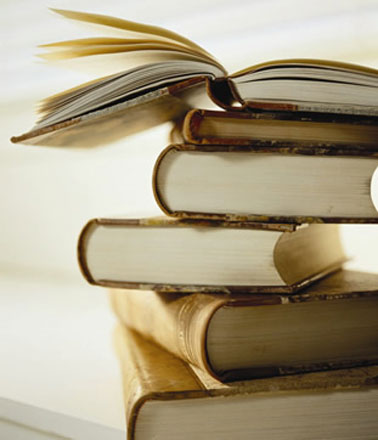 В Баку изданы книги известного французского и иранского писателей