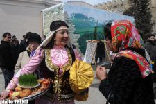 Настоящая весна по-азербайджански – в Баку началось празднование Новруза (фотосессия)