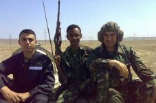 Армейские будни азербайджанского телеведущего Хосе Бернардо (фотосессия)