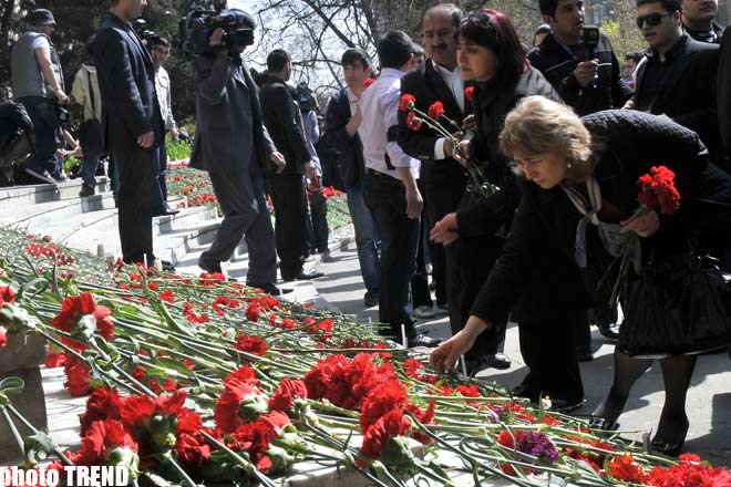 Baku bids farewell to victims of tragedy at the National Oil Academy - PHOTO SESSION