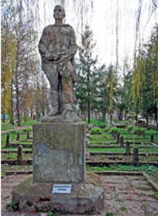 Мемориал воинам 77-й азербайджанской дивизии на Украине на грани разрушения (фотосессия)