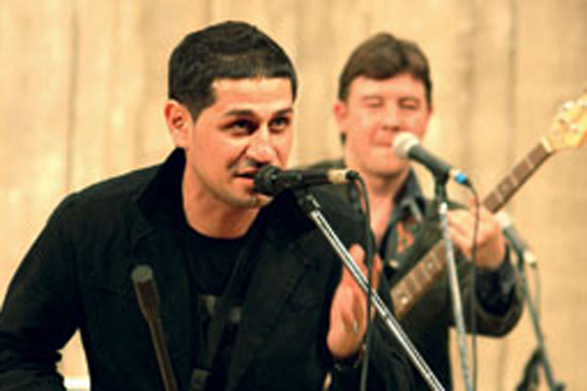 И хотя пианист и композитор – выходец из Баку, от его творчества веяло одесским флером