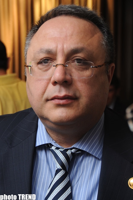 Правительство Азербайджана считает, что все программы и деятельность, реализуемые правительством США в Нагорном Карабахе, должны быть согласованы с Баку - посол Яшар Алиев