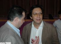 Кинофестиваль "Восток-Запад" в Баку открылся под барабанный бой