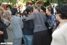 Церемония прощания с известным азербайджанским писателем Алибалой Гаджизаде (фотосессия)