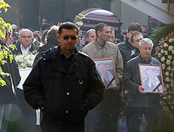 Пока расследуется покушение на Деда Хасана, к могиле Япончика водят экскурсии