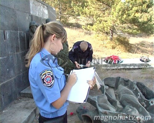 В Севастополе арестованы вандалы, разрушившие памятник азербайджанским воинам-освободителям (фотосессия)