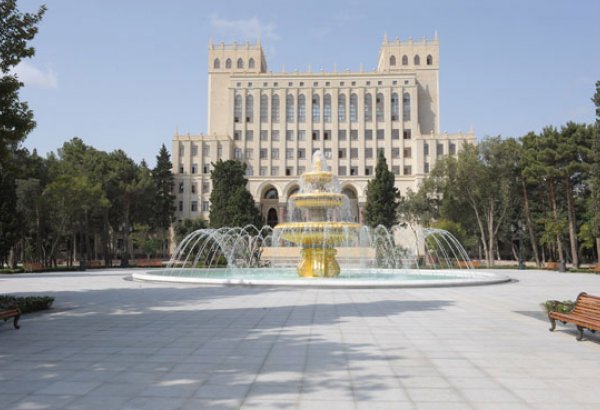 В Центральной Азии и Иране продолжают считать "своей"  великую азербайджанскую  поэтессу