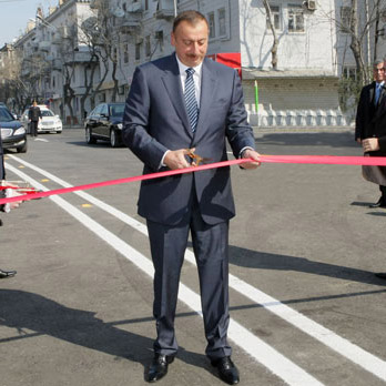 Президент Азербайджана  Ильхам Алиев принял участие в открытии фабрики по производству пианино