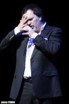 На концерте в Баку Валерий Меладзе дирижировал хором зрителей и раскрывал секреты российского шоу-бизнеса (фотосессия)