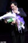 На концерте в Баку Валерий Меладзе дирижировал хором зрителей и раскрывал секреты российского шоу-бизнеса (фотосессия)