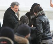 Гроб с телом Владимира Турчинского привезли на кладбище (фотосессия)