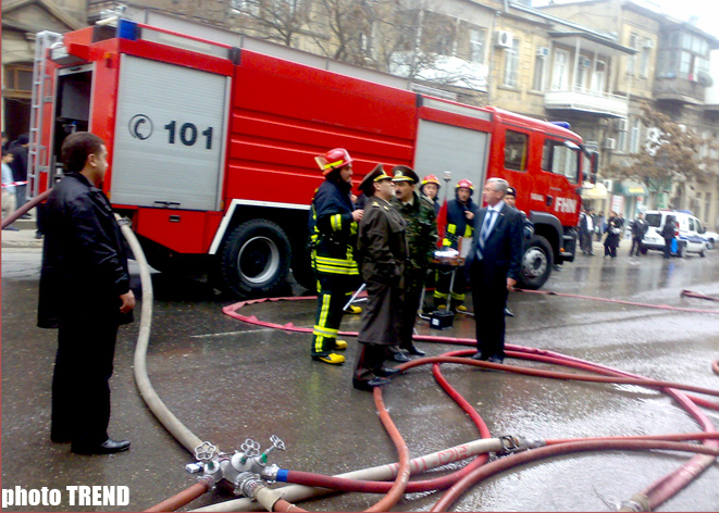 Пожар в жилом доме в столице Азербайджана ликвидирован, погибших нет (ДОПОЛНЕНО-3)