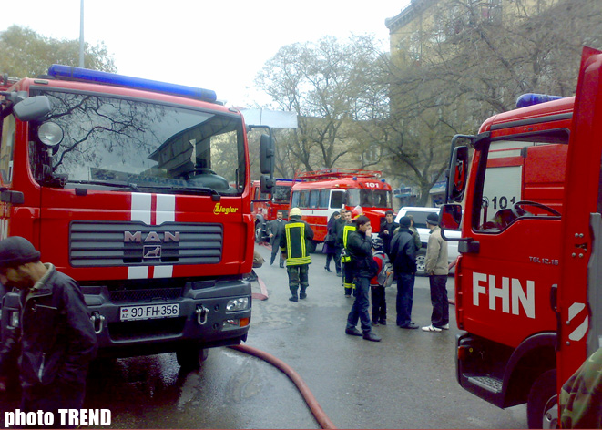 Пожар в жилом доме в столице Азербайджана ликвидирован, погибших нет (ДОПОЛНЕНО-3)
