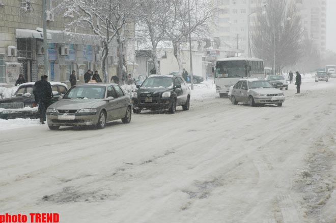 Пурга в Баку, или Cнежные страсти на улицах столицы (фотосессия)