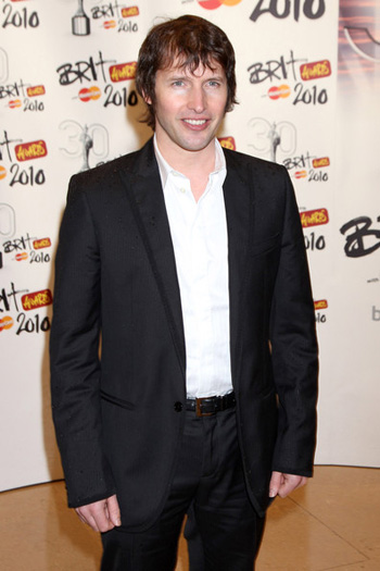 В Лондоне вручили награды Brit Music Awards 2010 (фотосессия)