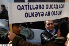 "Позор для страны, открывающей объятия убийцам" (фотосессия)