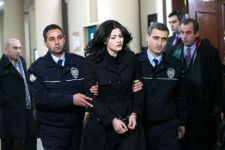 Я не флиртовала с женатыми мужчинами - актриса Дениз Чакыр из турецкого сериала  "Листопад" (фотосессия)
